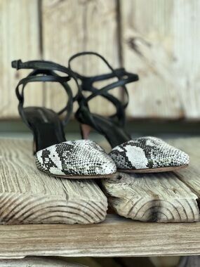 ANTONIO MELANI Black Strappy Heels with Snake-Print Pointed Toe